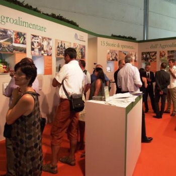 MOSTRA "15 storie di speranza...dall'Agroalimentare", MEETING DI RIMINI 2012