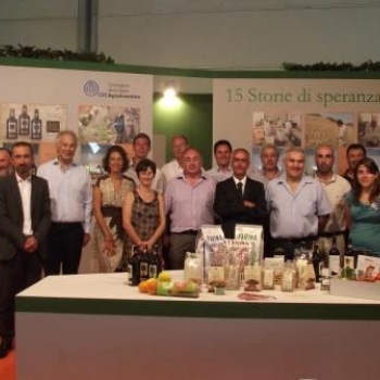 MOSTRA "15 storie di speranza...dall'Agroalimentare", MEETING DI RIMINI 2012
